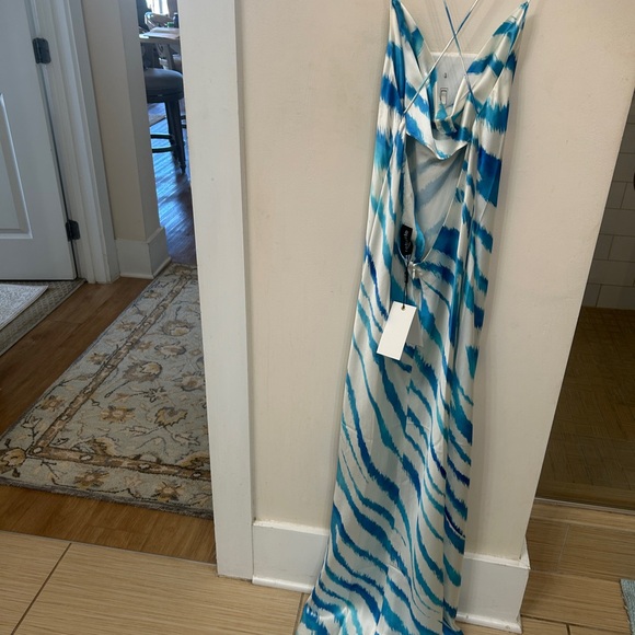 Retrofete gown - Picture 2 of 4